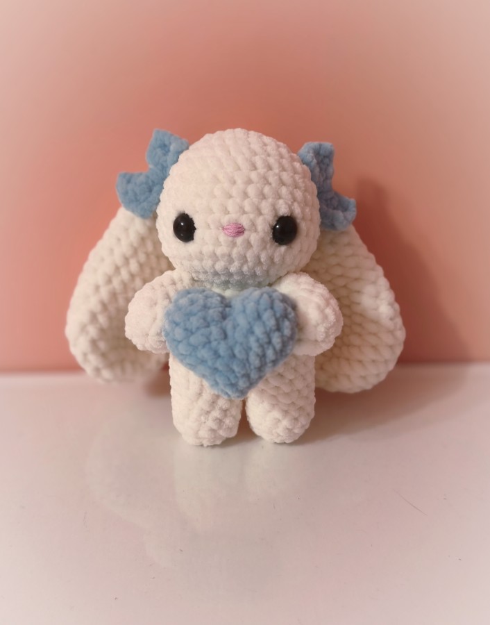 Nerta zuikutė "Bella" su širdele(14cm) Nerta zuikutė "Bella" su širdele(14cm)