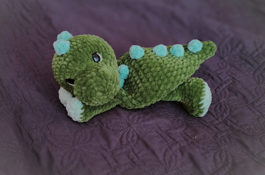 Rankų darbo migdukas dinozauras (25 cm) Rankų darbo migdukas dinozauras (25 cm)