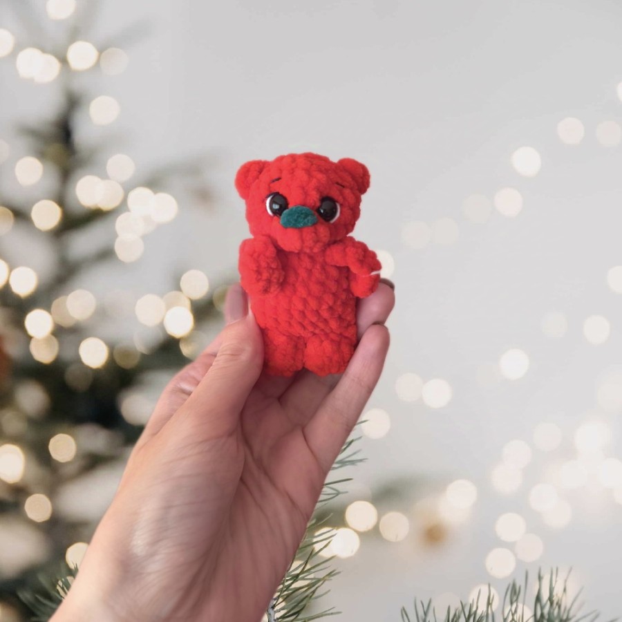 Rankų darbo nertas mažas meškiukas (9cm)
