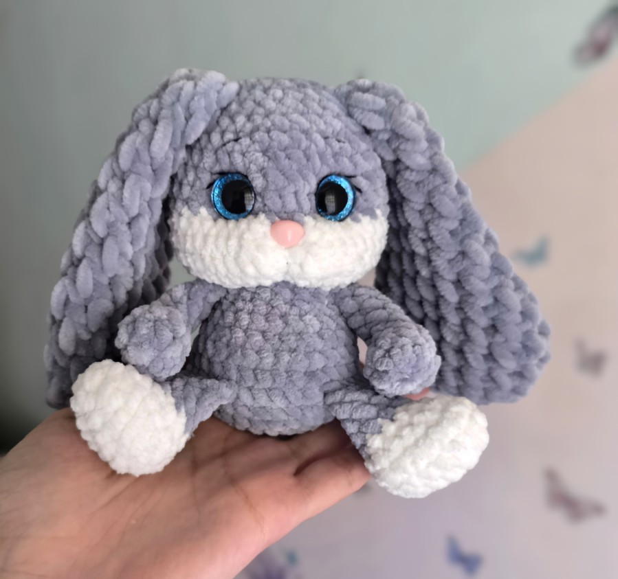 Nertas dviejų spalvų zuikutis  (15cm)