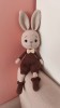 Nertas rankų darbo kiškutis su peteliške (31cm)