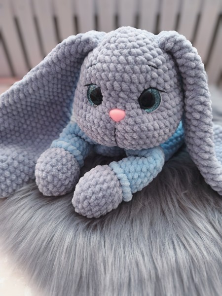 Rankų darbo pliušinis migdukas zuikutis (34cm)
