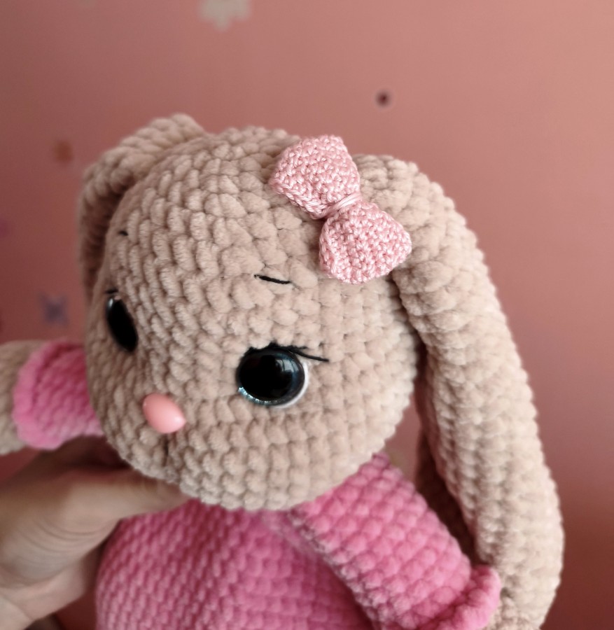 Rankų darbo pliušinis migdukas zuikutis (34cm)